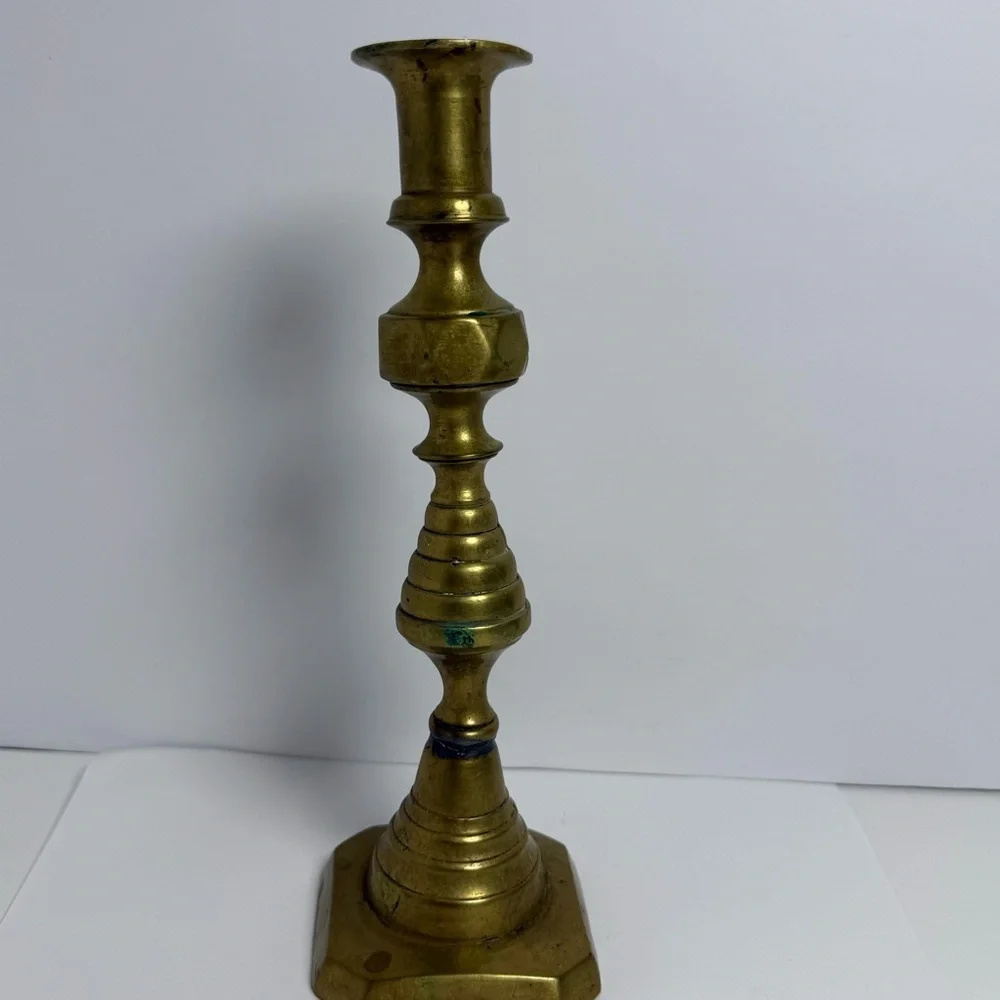 ANTIQUE SOLID BRASS BEEHIVE CANDLESTICK HOLDER RARE DECOR TALL PATINA LARGE READ
